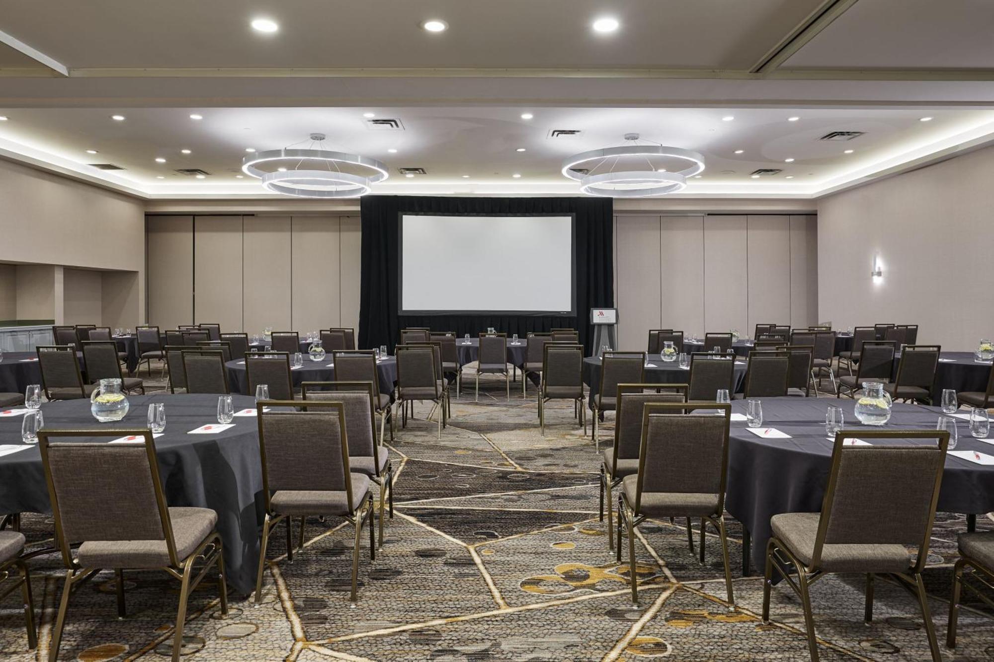 Marriott Cincinnati Northeast Mason Exterior photo
